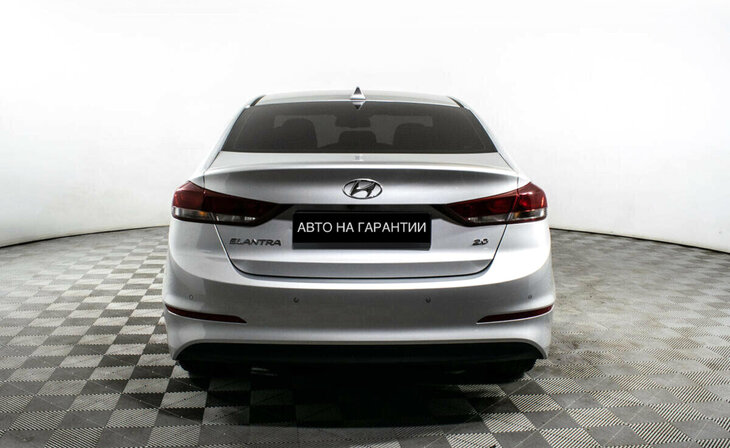 Hyundai Elantra - Фото 3