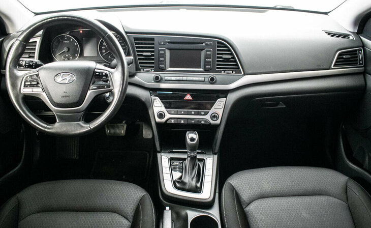Hyundai Elantra - Фото 5