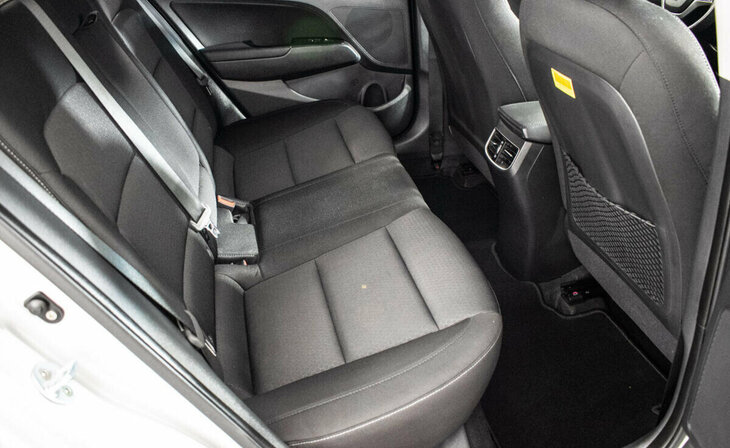 Hyundai Elantra - Фото 6