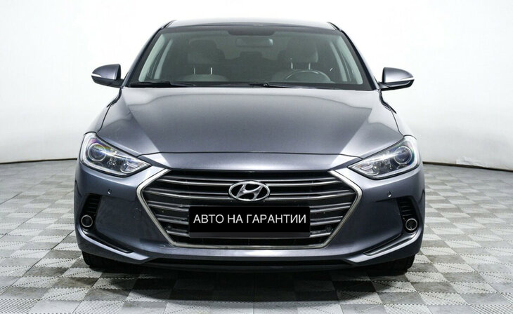 Hyundai Elantra - Фото 1