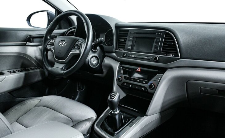 Hyundai Elantra - Фото 8
