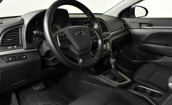 Hyundai Elantra - Фото 10