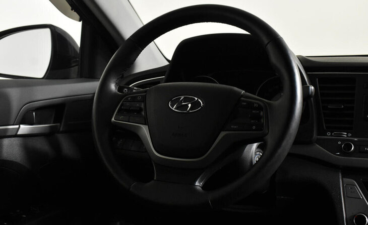 Hyundai Elantra - Фото 11