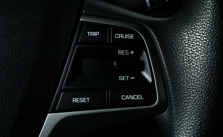 Hyundai Elantra - Фото 10