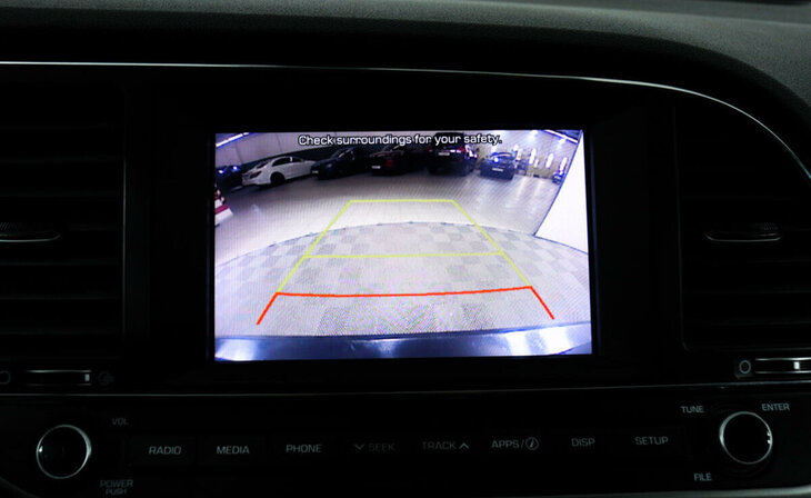 Hyundai Elantra - Фото 11