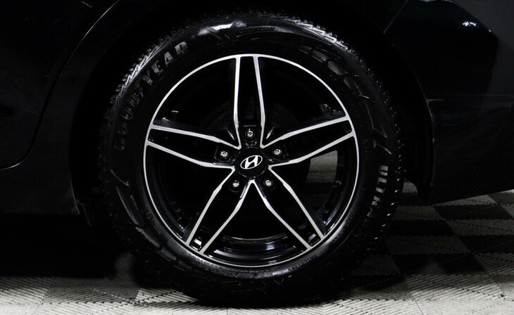 Hyundai Elantra - Фото 6