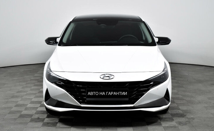 Hyundai Elantra - Фото 1