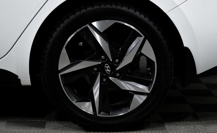 Hyundai Elantra - Фото 5