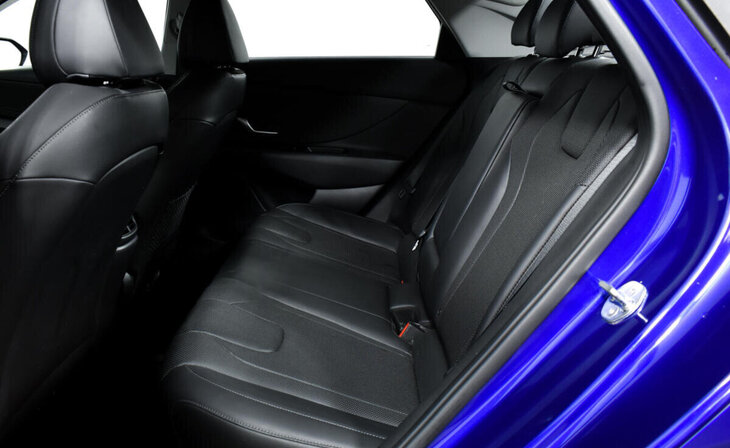 Hyundai Elantra - Фото 11