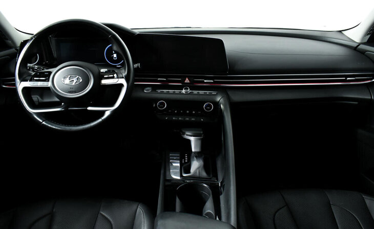 Hyundai Elantra - Фото 7