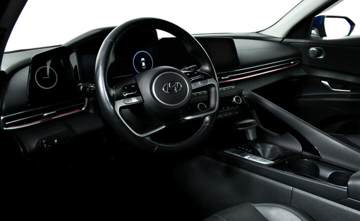 Hyundai Elantra - Фото 8