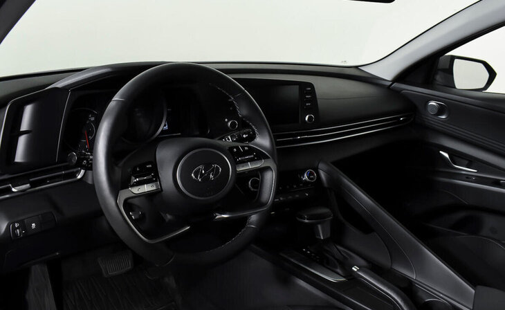 Hyundai Elantra - Фото 11