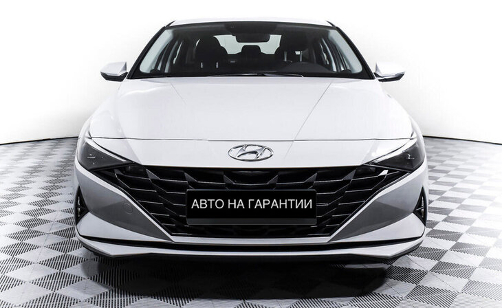 Hyundai Elantra - Фото 1
