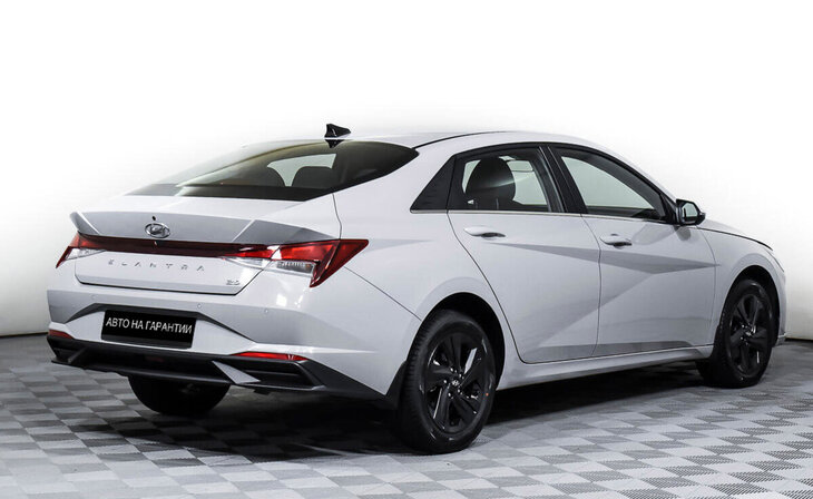 Hyundai Elantra - Фото 4