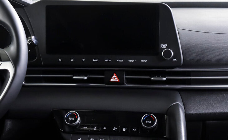 Hyundai Elantra - Фото 11