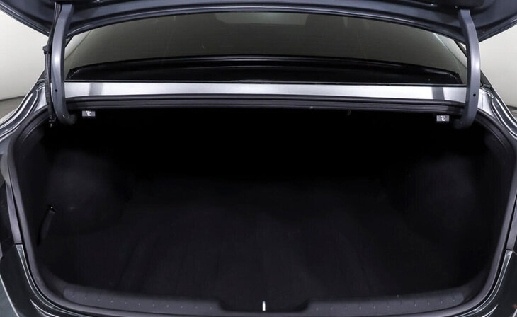 Hyundai Elantra - Фото 16