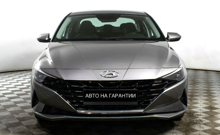 Hyundai Elantra - Фото 1