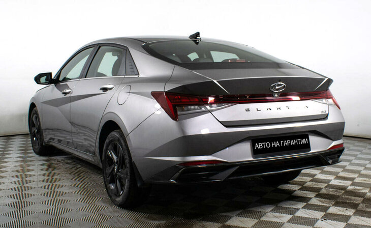 Hyundai Elantra - Фото 2