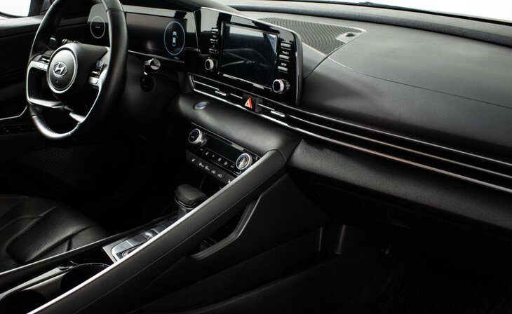 Hyundai Elantra - Фото 4