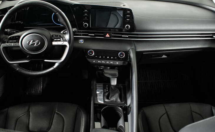 Hyundai Elantra - Фото 5