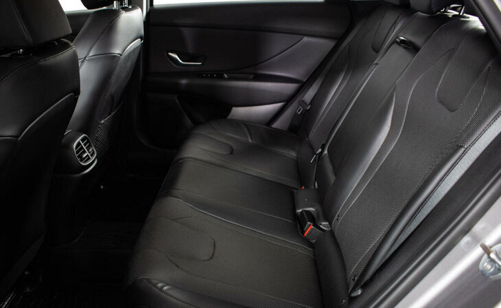 Hyundai Elantra - Фото 8