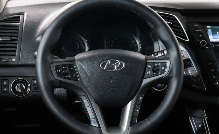 Hyundai i40 - Фото 9