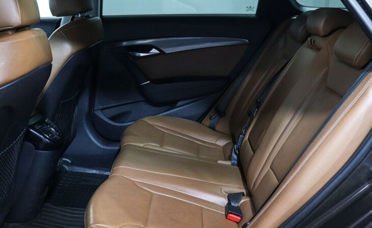 Hyundai i40 - Фото 15