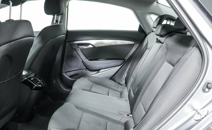 Hyundai i40 - Фото 10