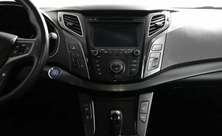 Hyundai i40 - Фото 11