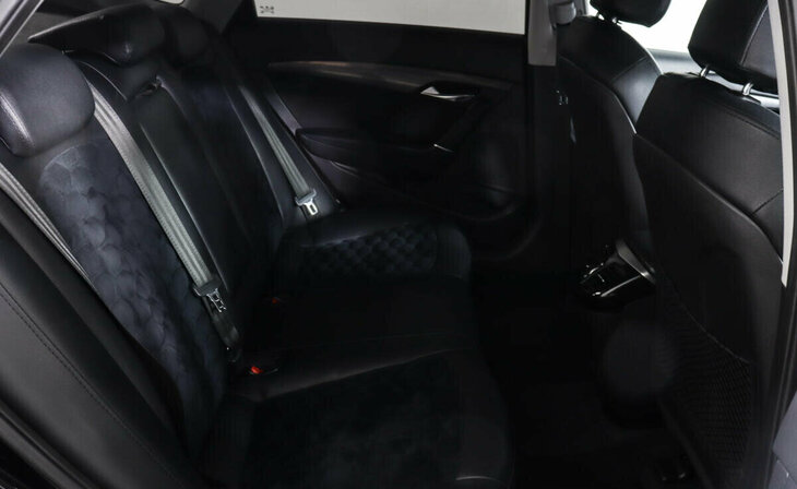 Hyundai i40 - Фото 18