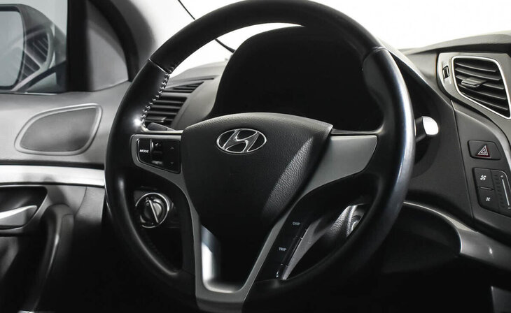 Hyundai i40 - Фото 11