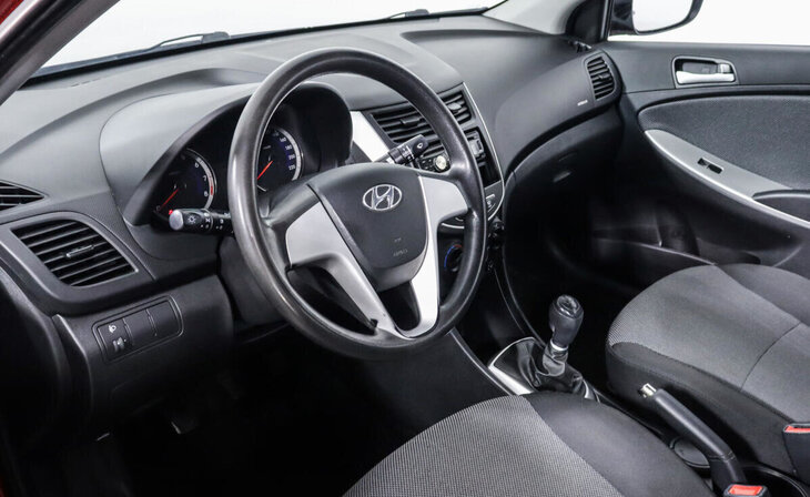 Hyundai Solaris - Фото 8