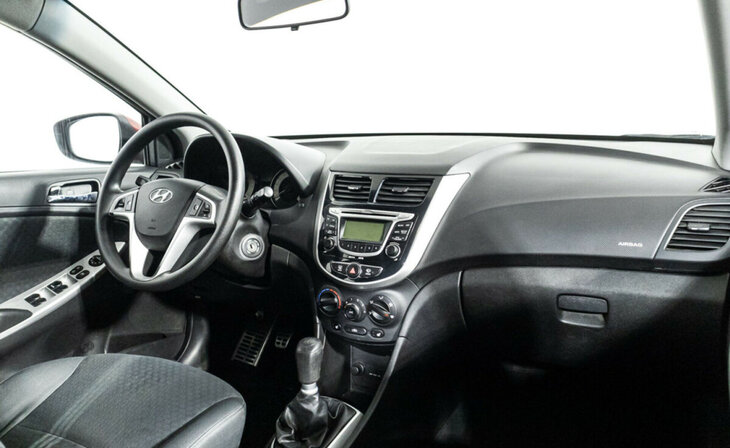 Hyundai Solaris - Фото 4