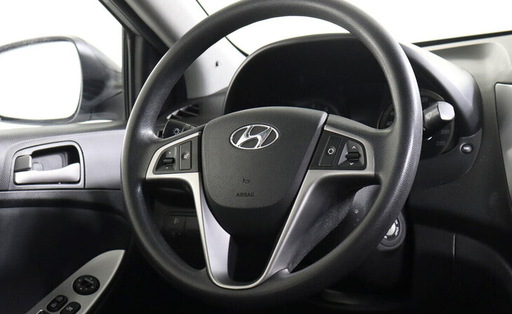 Hyundai Solaris - Фото 10