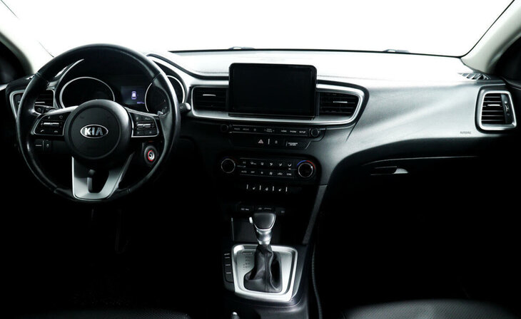 Kia Ceed - Фото 8