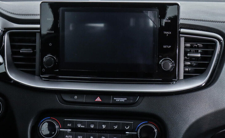 Kia Ceed - Фото 9