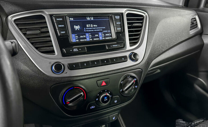 Hyundai Solaris - Фото 10