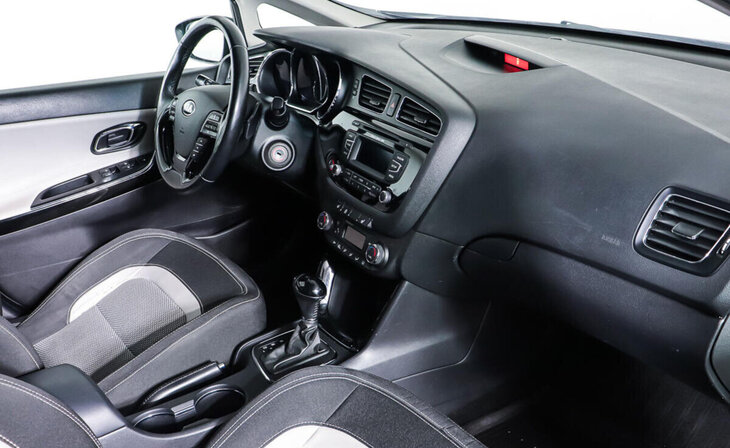 Kia Ceed - Фото 9