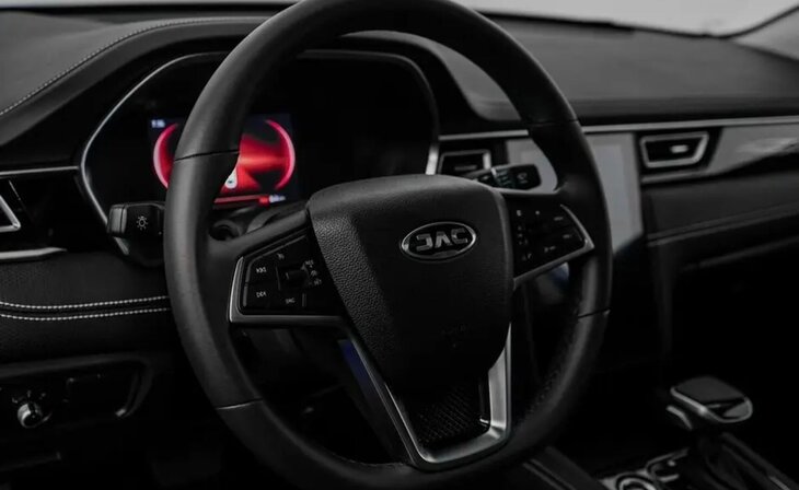 Jac J7 - Фото 10