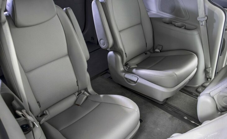 Kia Carnival - Фото 20