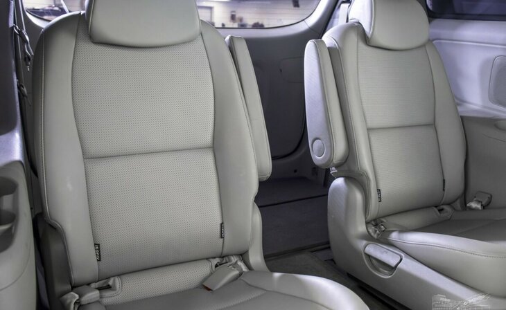 Kia Carnival - Фото 23