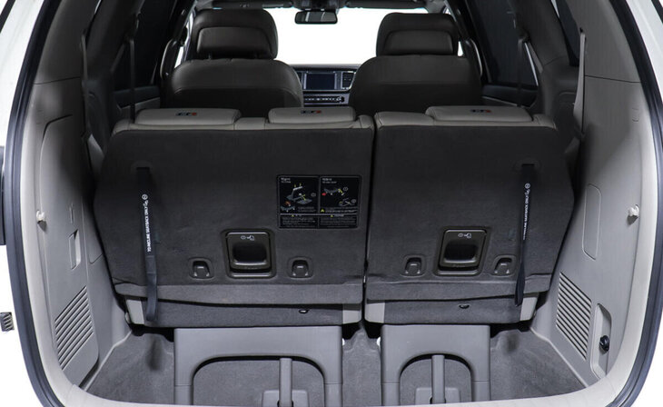 Kia Carnival - Фото 23