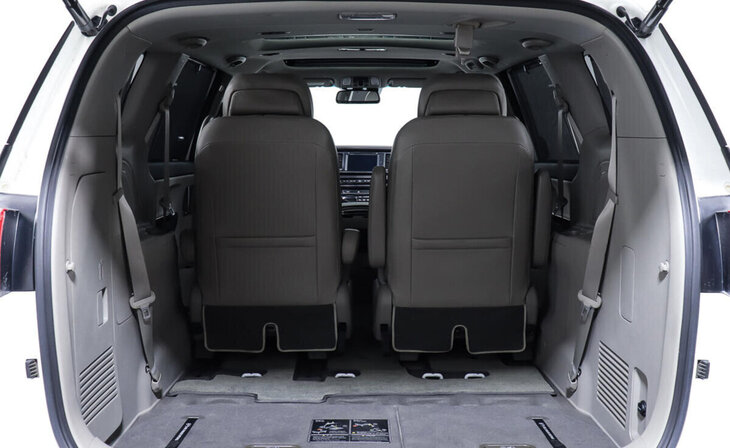 Kia Carnival - Фото 24