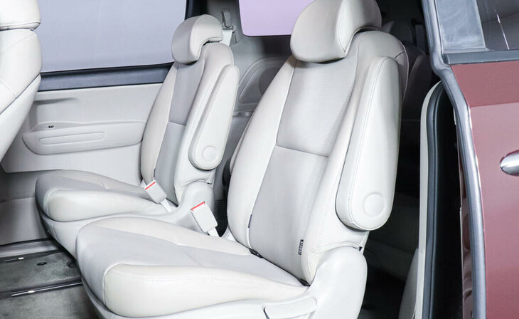 Kia Carnival - Фото 18