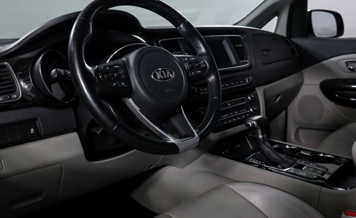 Kia Carnival - Фото 8