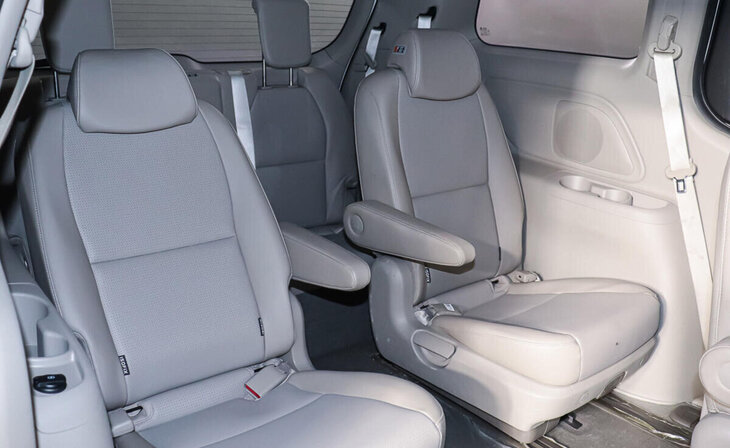 Kia Carnival - Фото 22