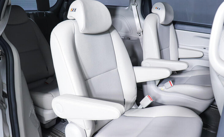 Kia Carnival - Фото 24
