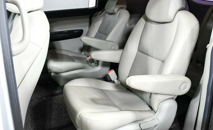 Kia Carnival - Фото 10