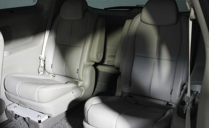 Kia Carnival - Фото 23