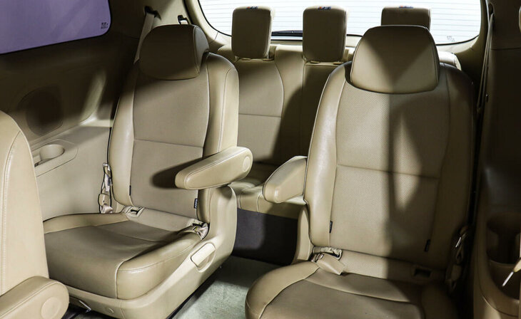 Kia Carnival - Фото 16
